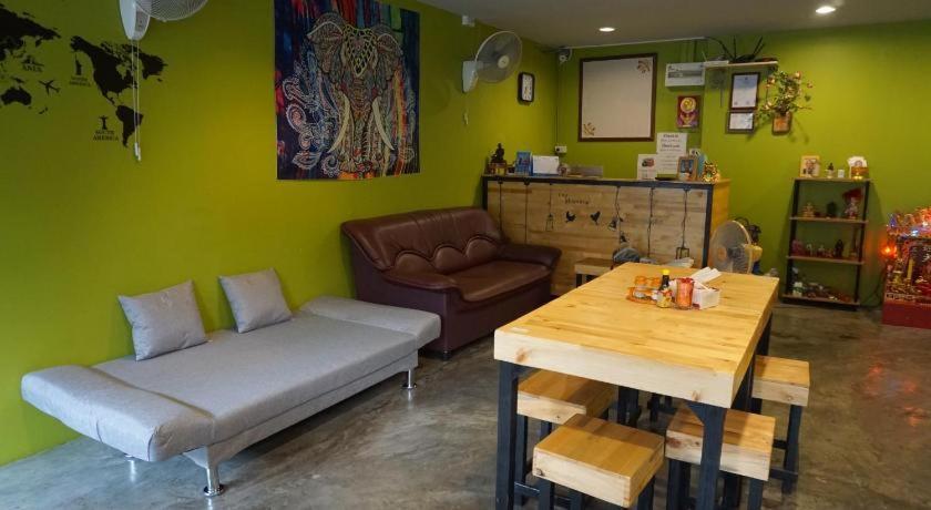 Oyo 730 Meedee Hostel Bangkok Zewnętrze zdjęcie