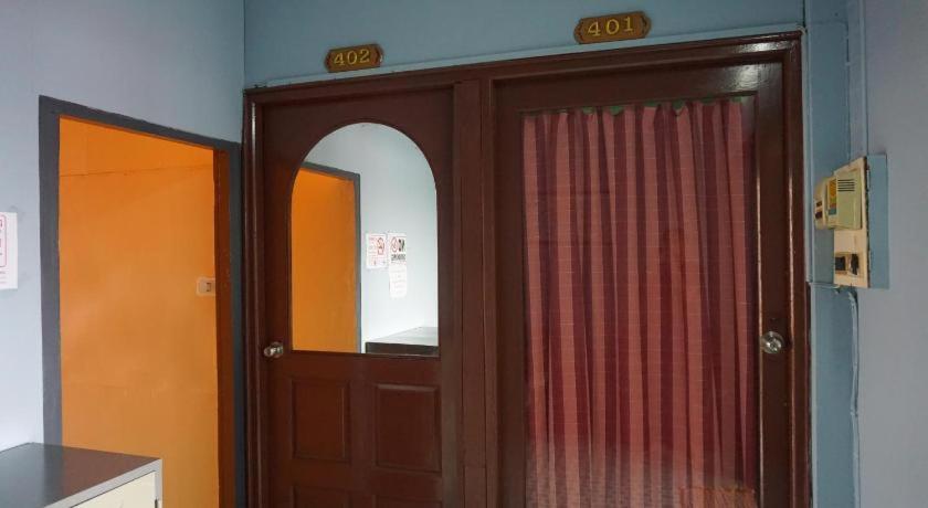 Oyo 730 Meedee Hostel Bangkok Zewnętrze zdjęcie